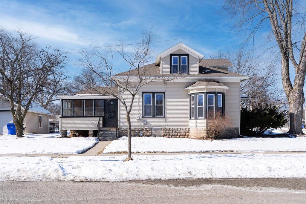 Photo of 1003 W Spencer STREET, Appleton, WI 54914 (MLS # 50321190)