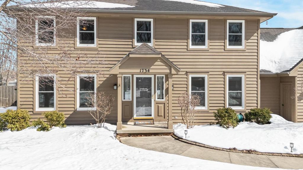 Photo of 1734 S Rebecca LANE, Appleton, WI 54915 (MLS # 50322567)