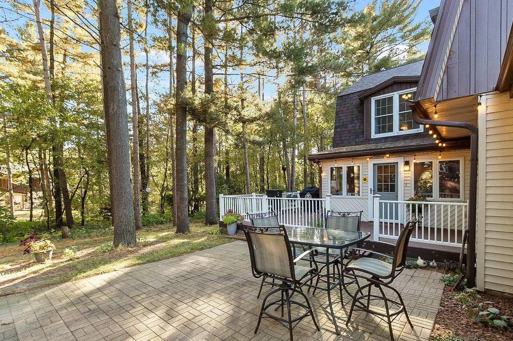 Photo of 4000 W Rivers Edge CIRCLE #24, Brown Deer, WI 53209 (MLS # 1945171)