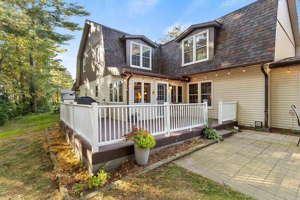 Photo of 4000 W Rivers Edge CIRCLE #24, Brown Deer, WI 53209 (MLS # 1945171)