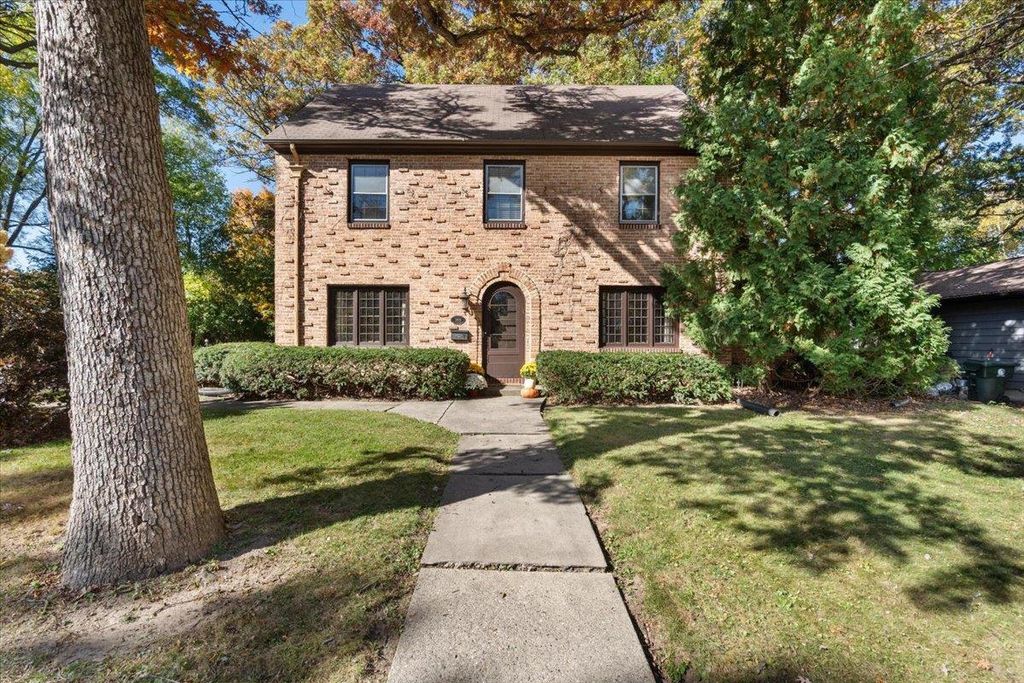 Photo of 3918 Nakoma ROAD, Madison, WI 53711 (MLS # 2010721)