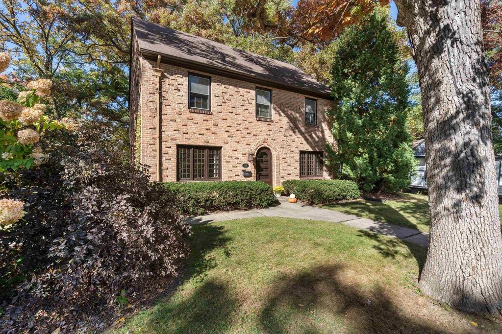 Photo of 3918 Nakoma ROAD, Madison, WI 53711 (MLS # 2010721)