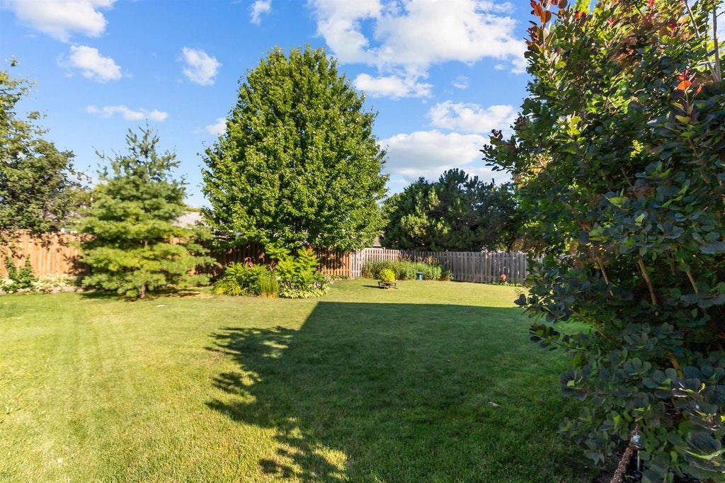 Photo of 1232 Wheatfield WAY, Oshkosh, WI 54904 (MLS # 50329144)