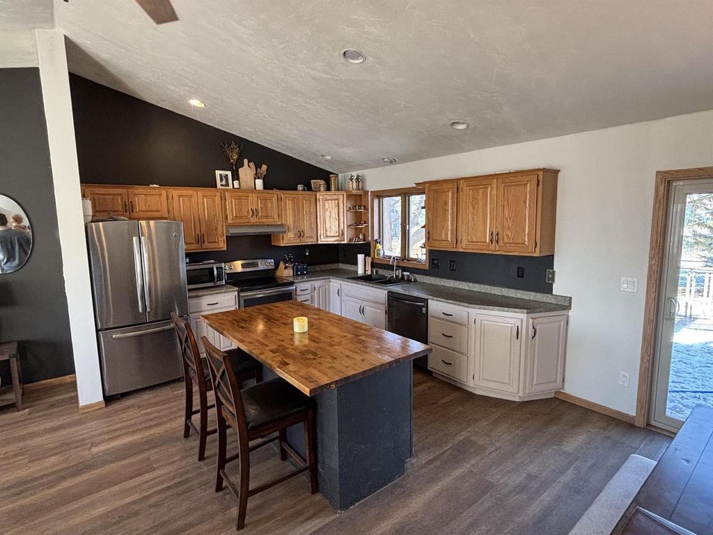 Photo of 981 Bluehill AVENUE, Fond Du Lac, WI 54935 (MLS # 50321545)