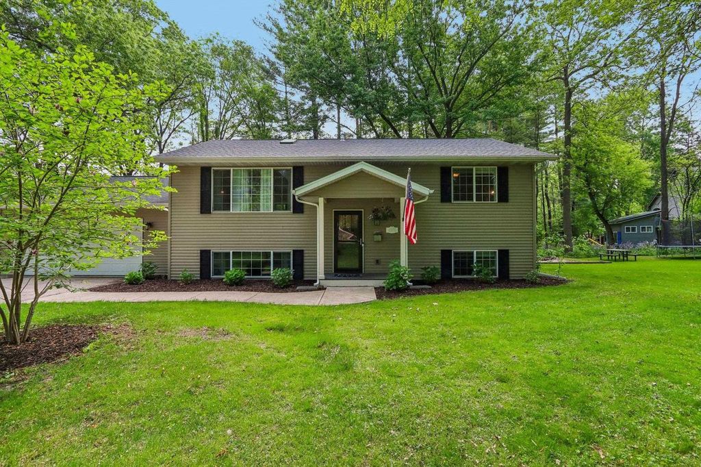 Photo of N4375 Poplar AVENUE, Cambridge, WI 53523 (MLS # 2024521)