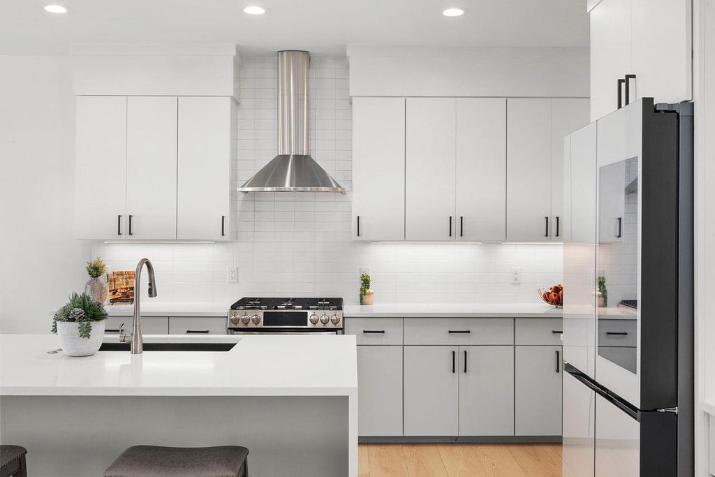 Photo of 6612 Vista VALLEY, Windsor, WI 53598 (MLS # 2016011)