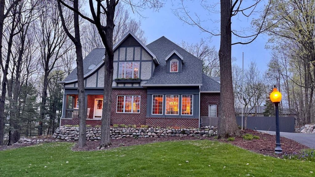 Photo of 1706 Tall Oaks DRIVE, Wausau, WI 54403 (MLS # 22601739)