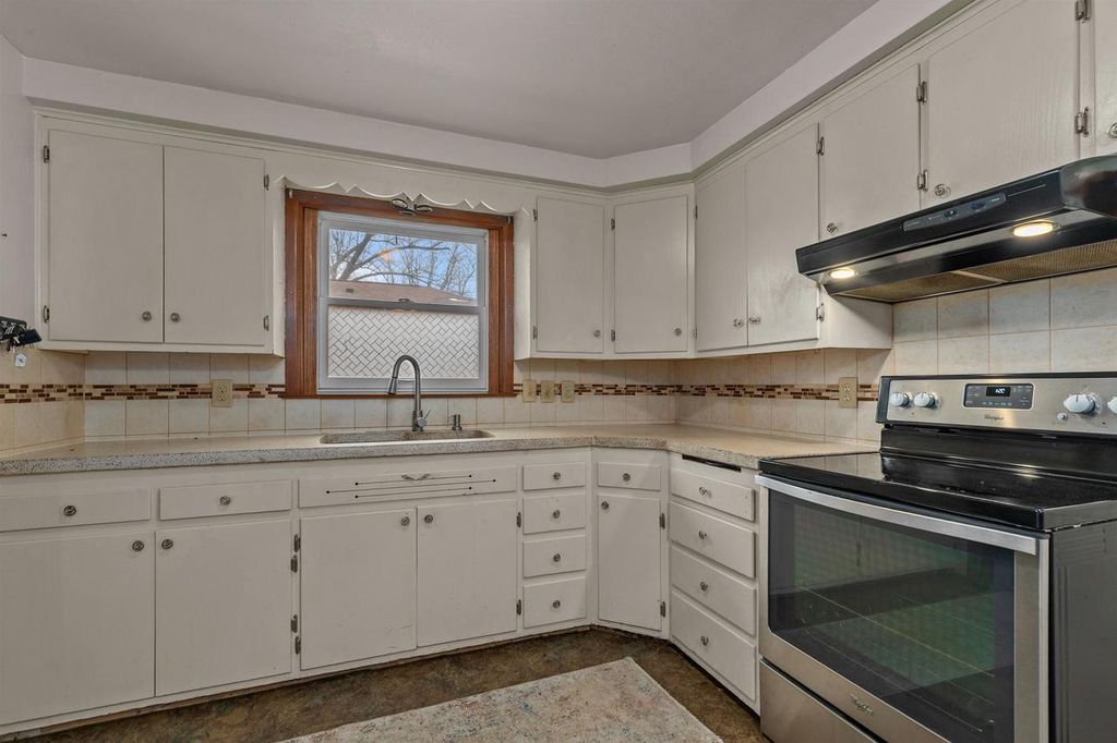 Photo of 848 E Glendale AVENUE, Appleton, WI 54911 (MLS # 50319824)