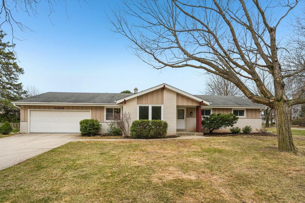 Photo of N69W7173 Bridge ROAD, Cedarburg, WI 53012 (MLS # 1955004)