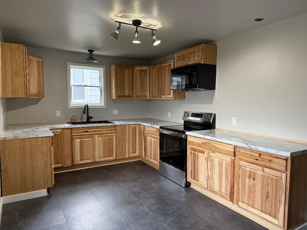 Photo of 1008 E 3rd AVENUE, Ashland, WI 54806 (MLS # 6122693)