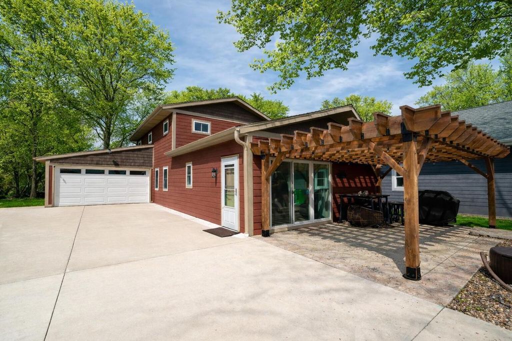 Photo of 7164 N Tichigan ROAD, Waterford, WI 53185 (MLS # 1958535)