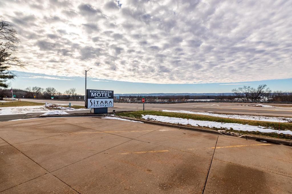 Photo of W6822 Hilltop DRIVE, Onalaska, WI 54650 (MLS # 1947462)