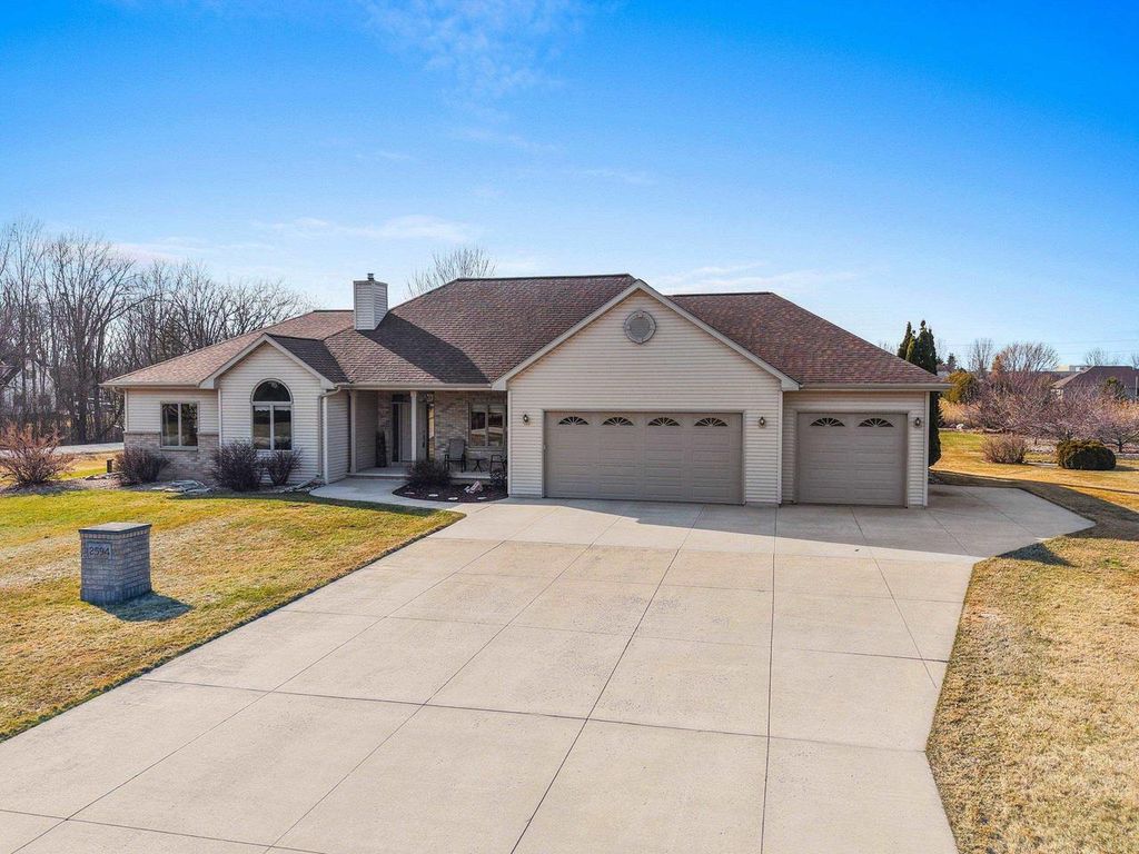 Photo of 2594 Misty River LANE, De Pere, WI 54115 (MLS # 50322727)