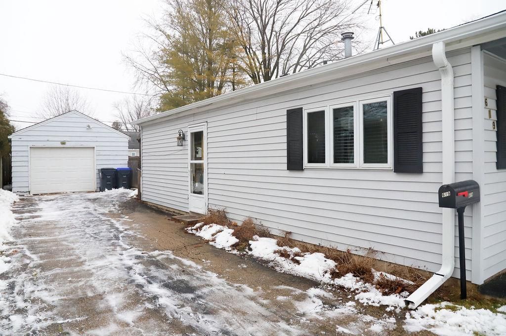 Photo of 619 Roosevelt STREET, Neenah, WI 54956 (MLS # 50319814)