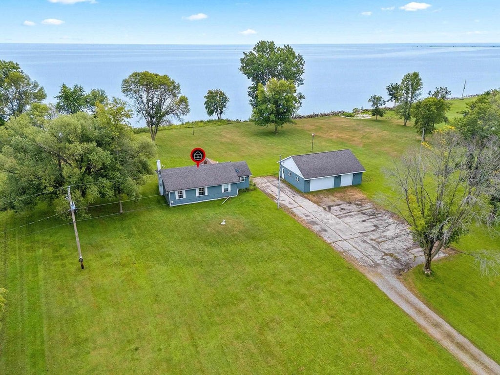 Photo of 6988 County Rd Y ROAD, Oconto, WI 54153 (MLS # 50330253)