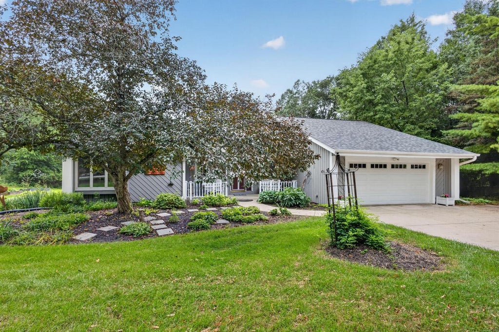 Photo of N71W27107 Meadow Wood LANE, Lisbon, WI 53089 (MLS # 1975907)
