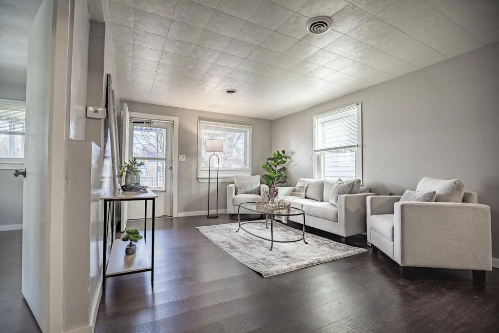 Photo of 1960 Oakdale AVENUE, Green Bay, WI 54302 (MLS # 50321243)