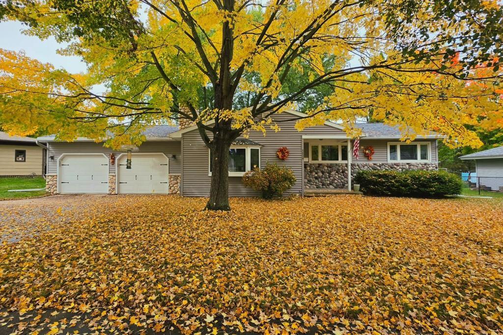 Photo of 1516 Summit DRIVE, Wausau, WI 54401 (MLS # 22604880)