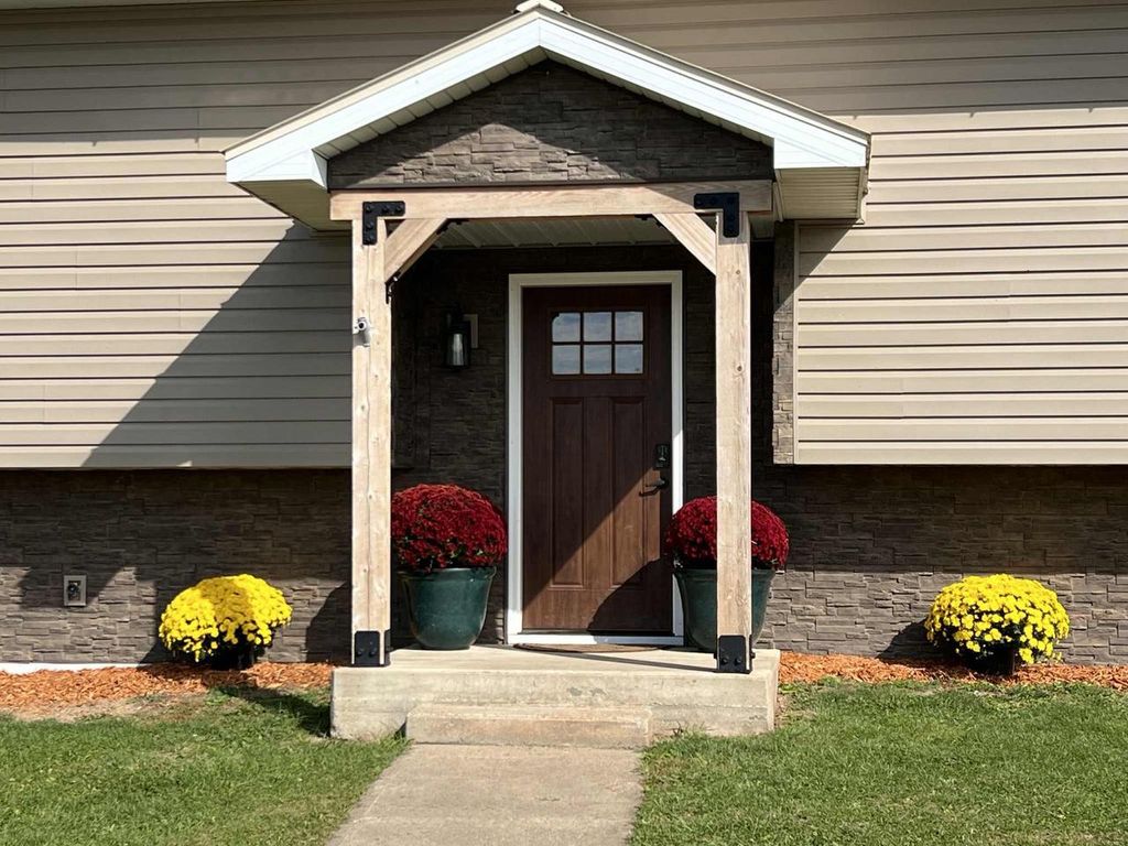 Photo of S4354 Curti ROAD, Genoa, WI 54632 (MLS # 2010655)