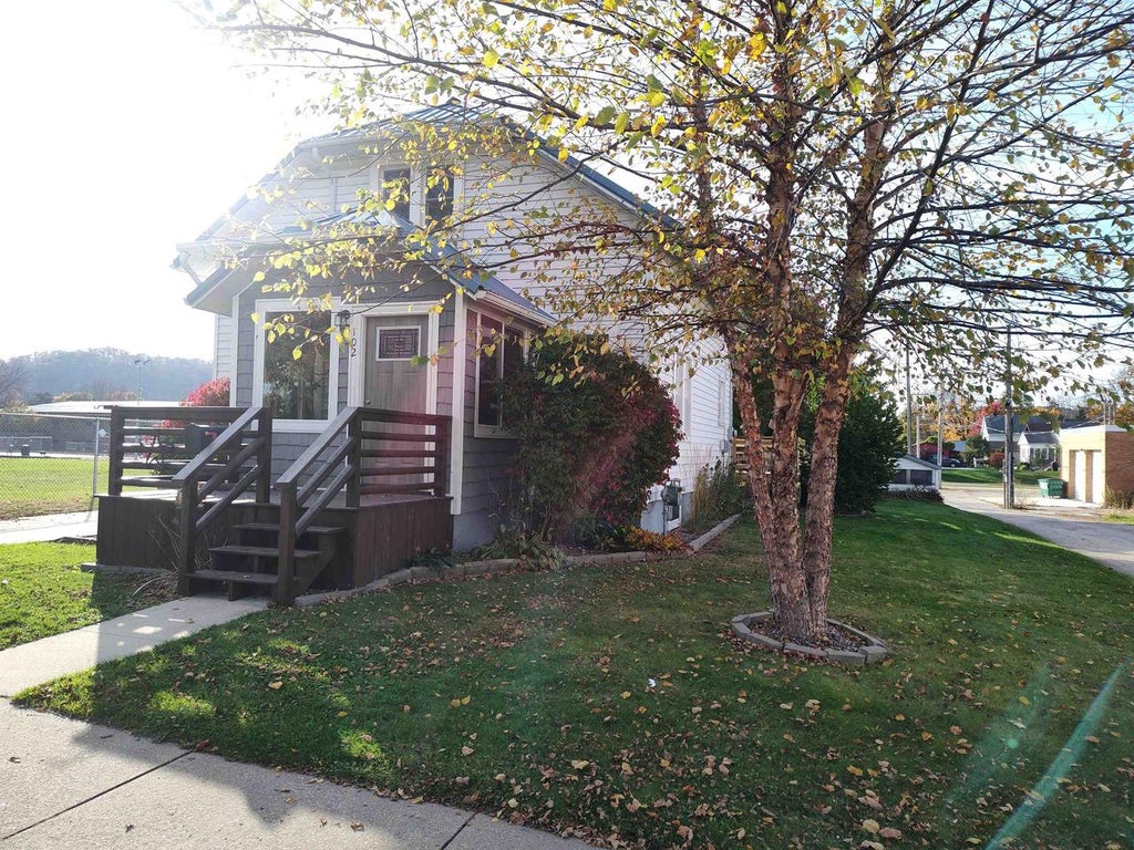 Photo of 102 East Bluff St STREET, Boscobel, WI 53805 (MLS # 2035325)