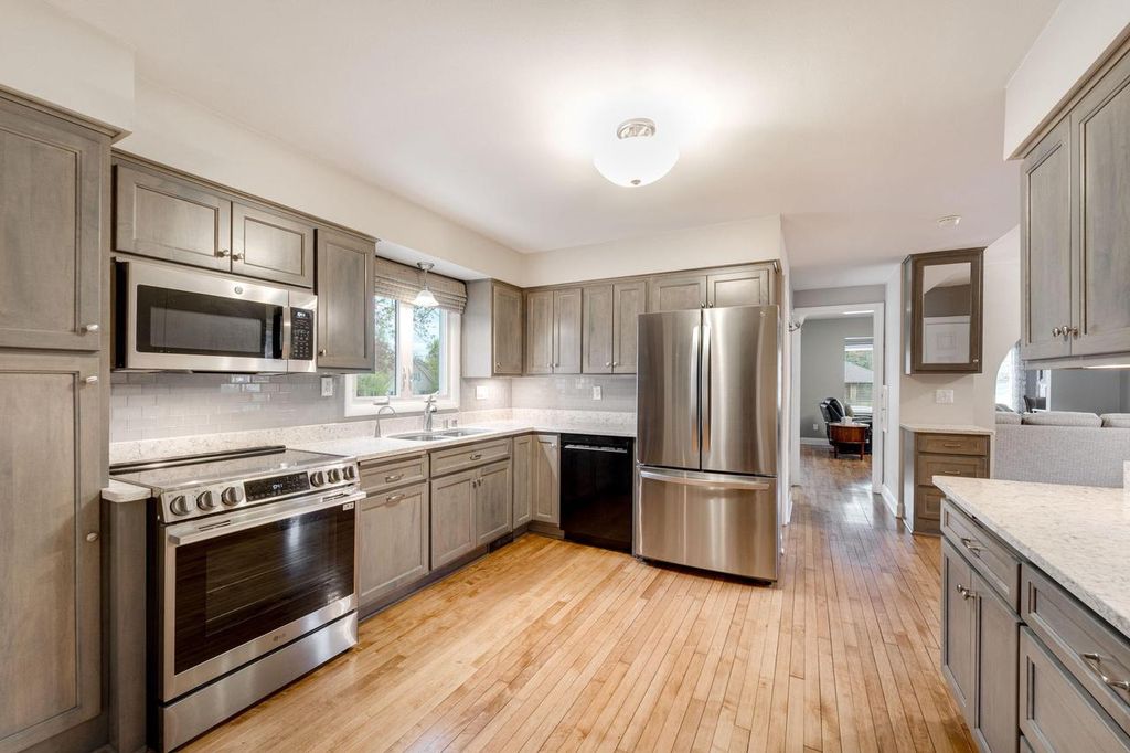Photo of 1115 E Racine AVENUE #1117, Waukesha, WI 53186 (MLS # 1960524)
