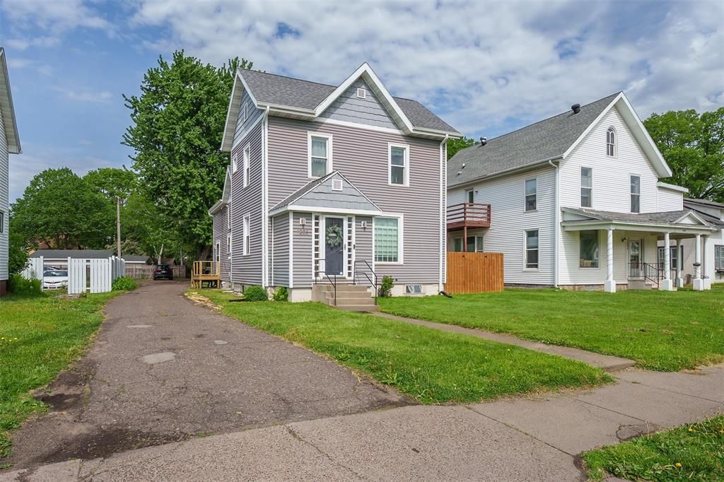 Photo of 1208 State STREET, Eau Claire, WI 54701 (MLS # 1601307)