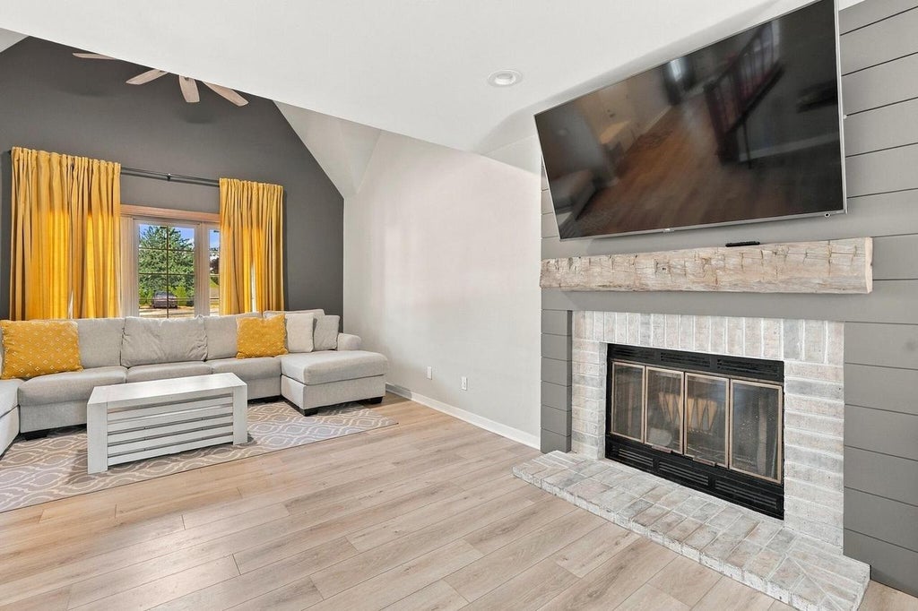 Photo of N76W15867 Hunters Ridge CIRCLE, Menomonee Falls, WI 53051 (MLS # 1986044)