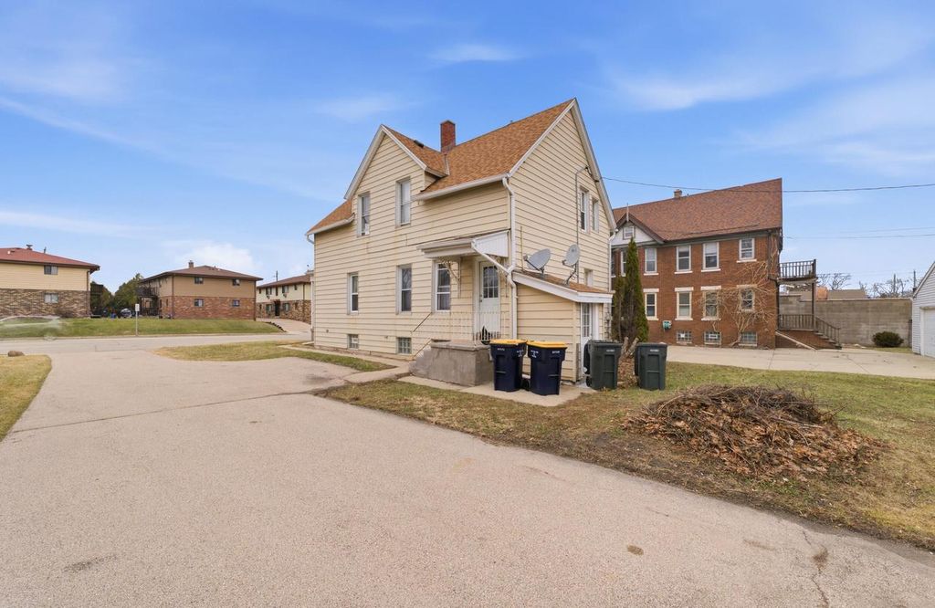 Photo of 2316 S 84th STREET, West Allis, WI 53227 (MLS # 1954491)