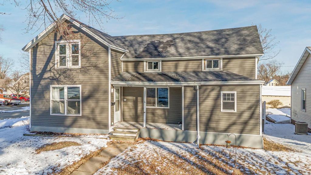 Photo of 1202 S Pearl STREET, New London, WI 54961 (MLS # 50321485)
