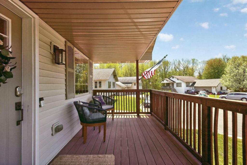 Photo of 959 Bergamont COURT, Menasha, WI 54952 (MLS # 50325417)