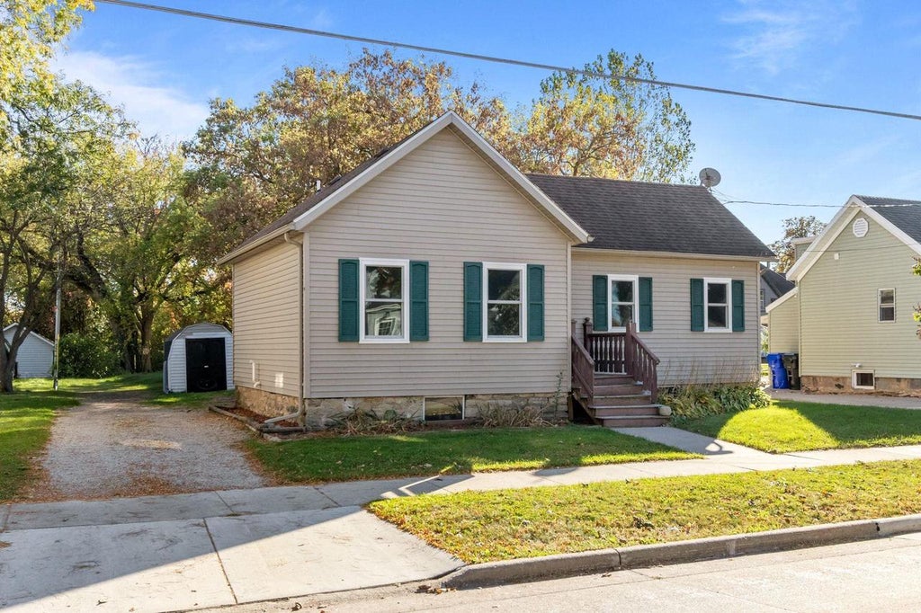 Photo of 917 W Franklin STREET, Appleton, WI 54914 (MLS # 50334360)
