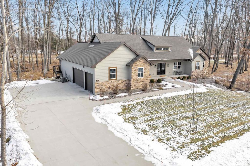 Photo of 2442 Loxley COURT, Suamico, WI 54173 (MLS # 50320160)