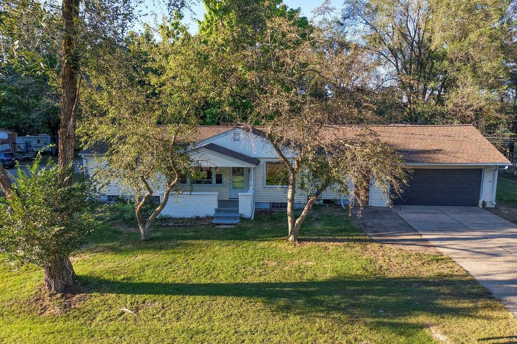 Photo of 5811 Wazeecha AVENUE, Wisconsin Rapids, WI 54494 (MLS # 22604537)