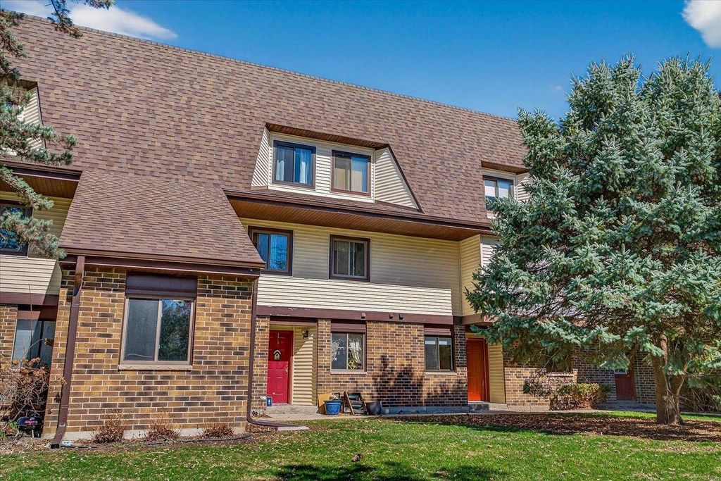 Photo of 1004 Sunnyvale LANE #D, Madison, WI 53713 (MLS # 2019455)
