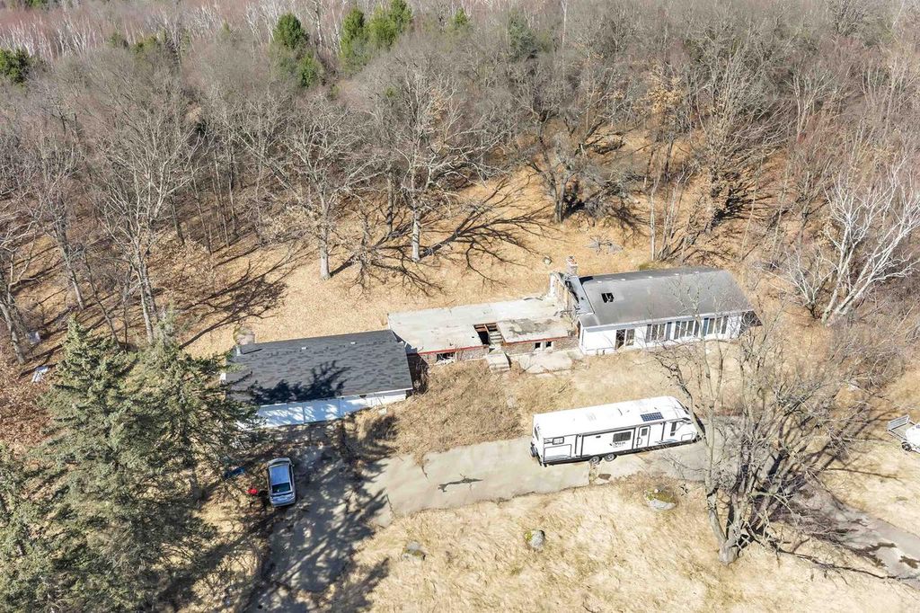 Photo of E450 Grenlie ROAD, Waupaca, WI 54981 (MLS # 50323018)