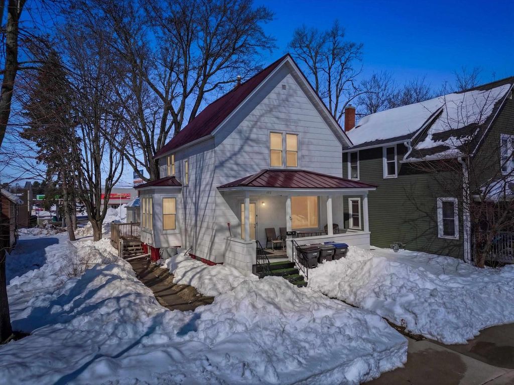 Photo of 504 S Maple AVENUE, Marshfield, WI 54449 (MLS # 22601122)