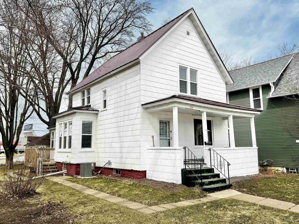 Photo of 504 S Maple AVENUE, Marshfield, WI 54449 (MLS # 22601122)