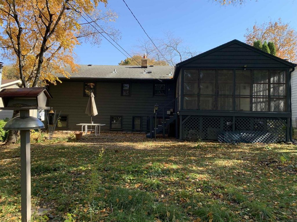 Photo of 1536 W North AVENUE WEST AVENUE W #B, Milwaukee, WI 53206 (MLS # 1945742)