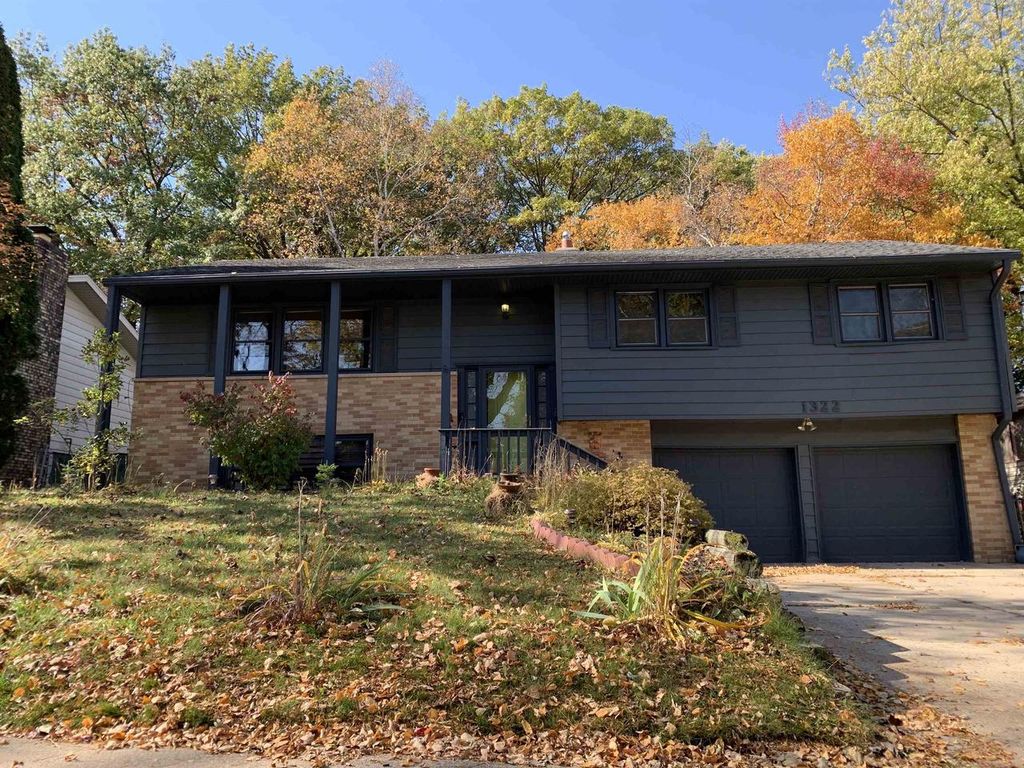 Photo of 1536 W North AVENUE WEST AVENUE W #B, Milwaukee, WI 53206 (MLS # 1945742)