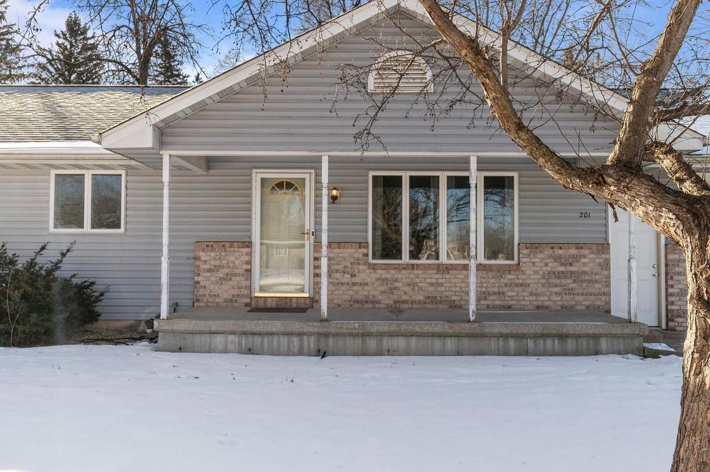 Photo of 201 E Meadow Grove BOULEVARD, Appleton, WI 54915 (MLS # 50320804)