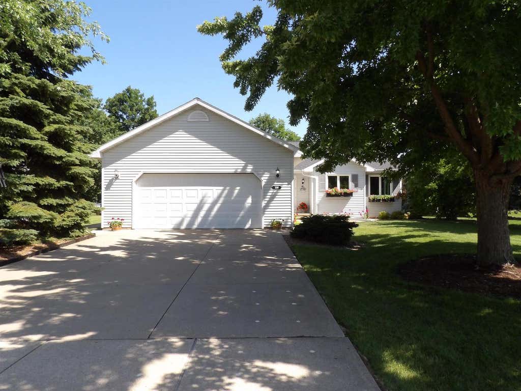 Photo of 209 Windfield COURT, Wrightstown, WI 54180 (MLS # 50330535)