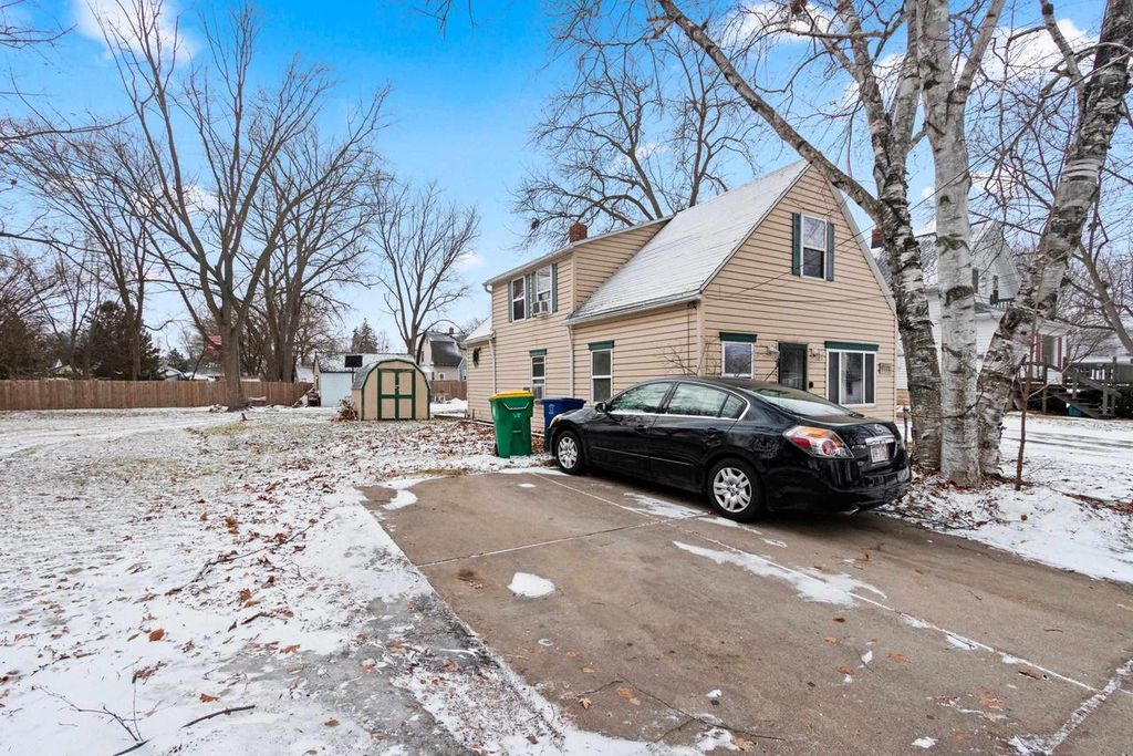 Photo of 1472 Chicago STREET, Green Bay, WI 54301 (MLS # 50320114)
