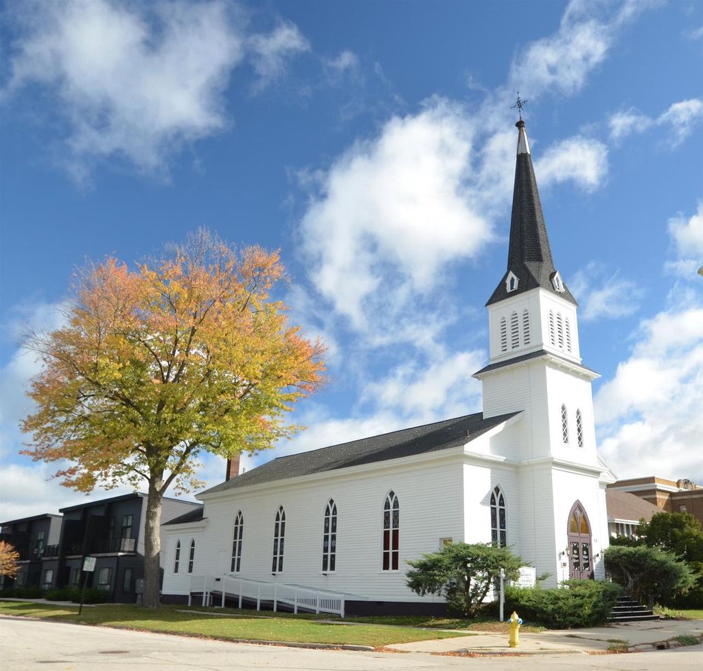 Photo of 901 Cherry STREET, Green Bay, WI 54301 (MLS # 50319033)