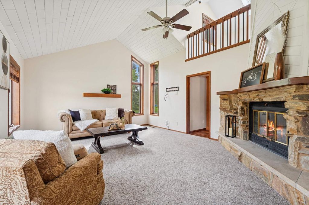 Photo of 865 Portside COURT, Oshkosh, WI 54901 (MLS # 50315560)