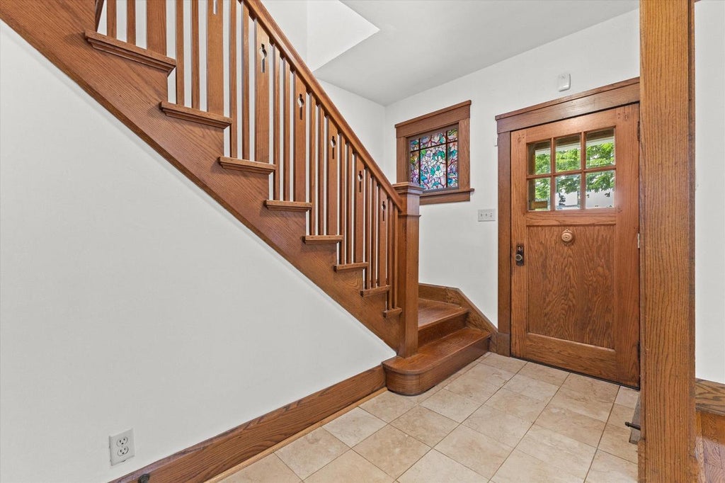 Photo of 924 Hayes AVENUE, Racine, WI 53405 (MLS # 1981715)