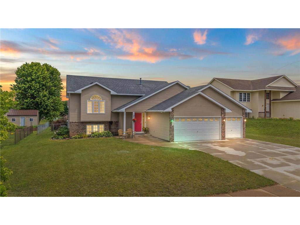 Photo of 845 Plum Tree LANE, Somerset, WI 54025 (MLS # 7096019)