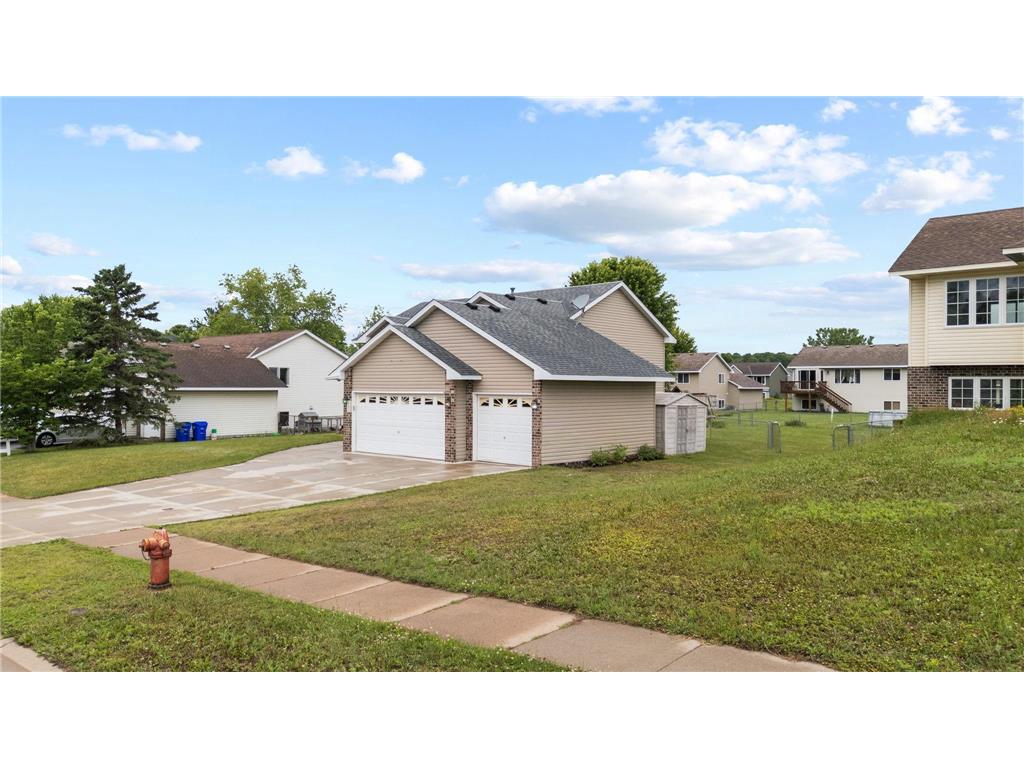 Photo of 845 Plum Tree LANE, Somerset, WI 54025 (MLS # 7096019)