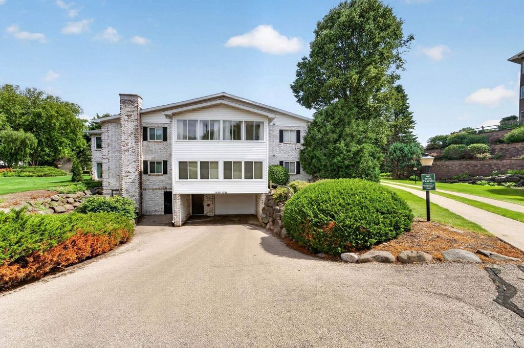Photo of 1520 Wheeler ROAD #E, Madison, WI 53704 (MLS # 2027465)