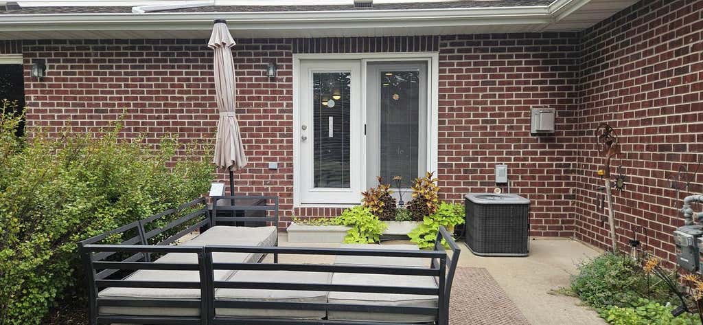 Photo of 1903 Riverside DRIVE #B, Green Bay, WI 54313 (MLS # 50331030)