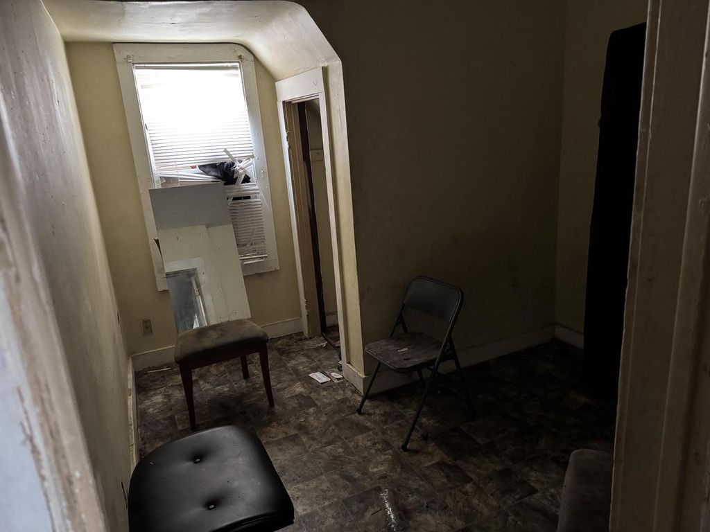 Photo of 1649 N 29th STREET #1651, Milwaukee, WI 53208 (MLS # 1945303)